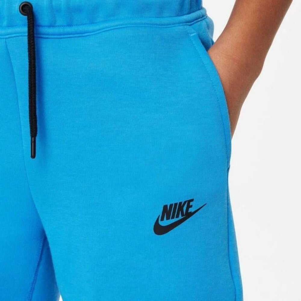 🛍️  NIKE Boys' Nike Tech Fleece Shorts - Picture 4 of 13